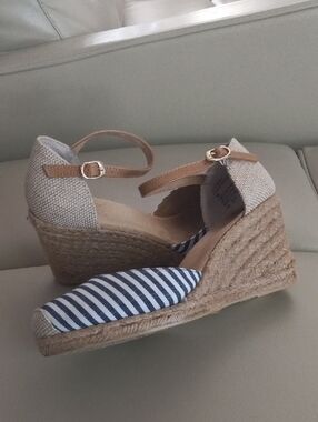 White Mountain Navy & White Striped Espadrille Wedge Sandals Nautical Style